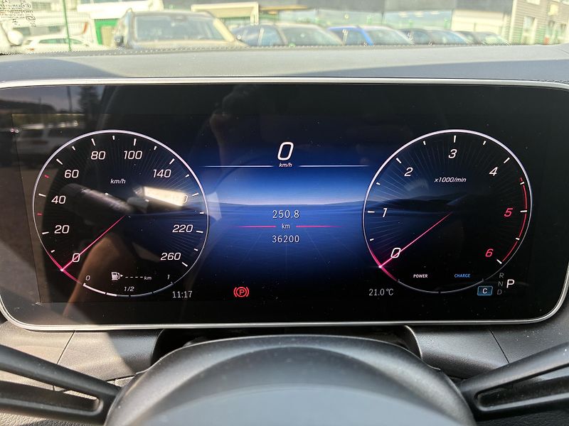Mercedes-Benz GLC (2025) 220d 4MATIC - fotka 14 z 15