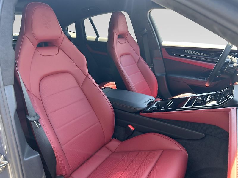 Porsche Panamera (2025) Turbo E-Hybrid - fotka 22 z 30