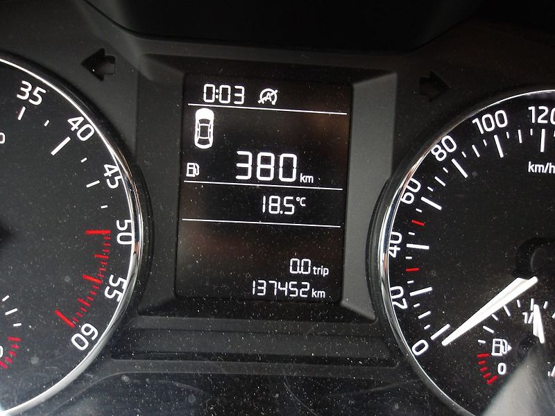 Škoda Octavia 1,6TDi 1.MAJITEL ! NAJ.137000k - fotka 23 z 30