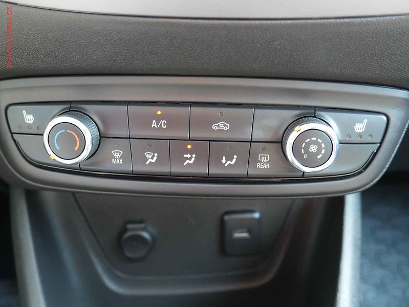 Opel Crossland X (2021) 1.2T, 1.maj,ČR, AC, tempo - fotka 17 z 20