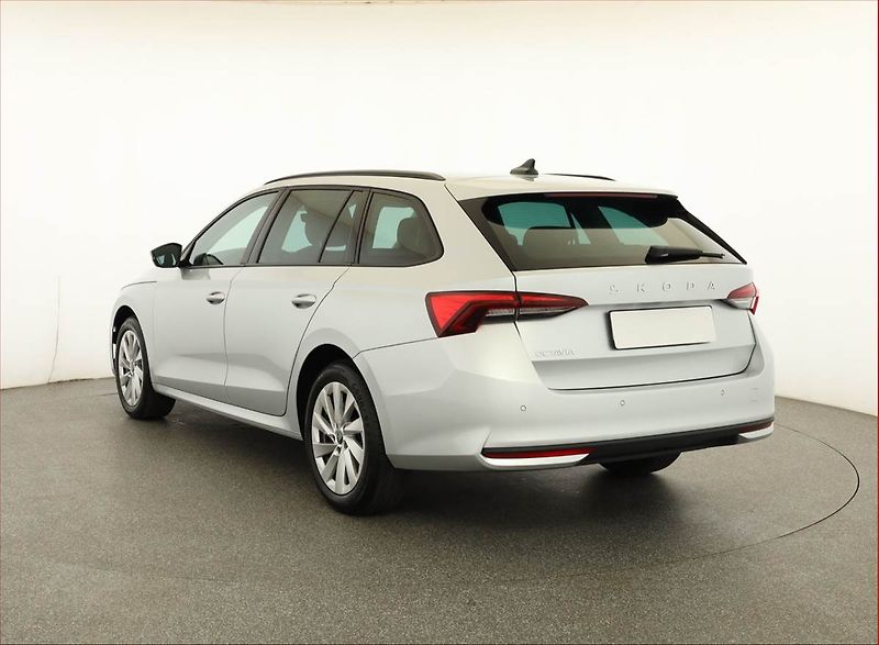 Škoda Octavia (2025) 1.5 eTSI mHEV, Selection - fotka 4 z 19