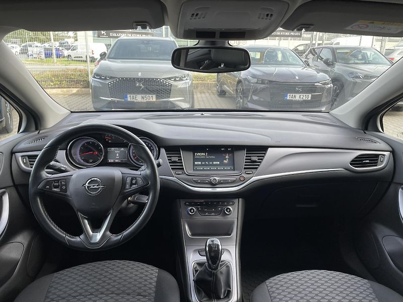 Opel Astra ENJOY 1.4 TURBO 92 kW - fotka 2 z 23