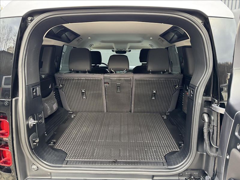 Land Rover Defender 3,0 110 D300 S AWD ZÁRUKA - fotka 13 z 34