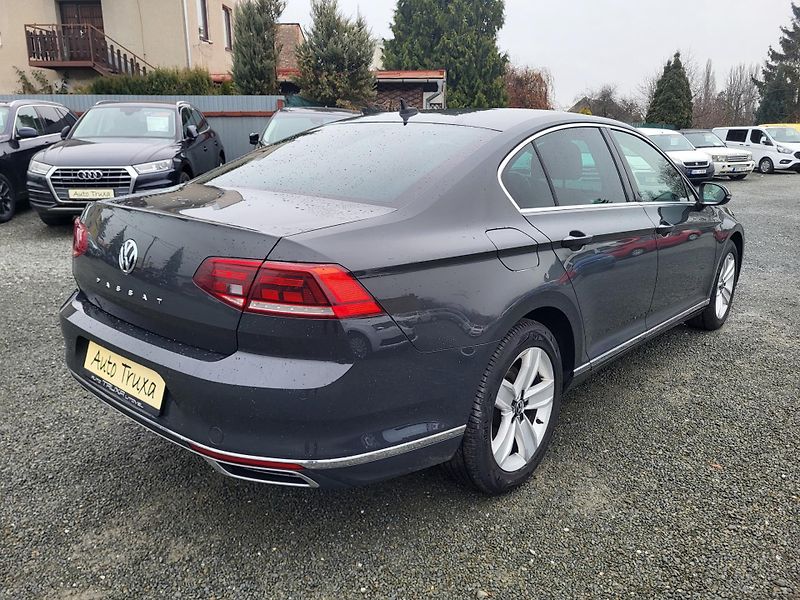Volkswagen Passat SEDAN 2.0 TDi ELEGANCE *ČR - fotka 4 z 46