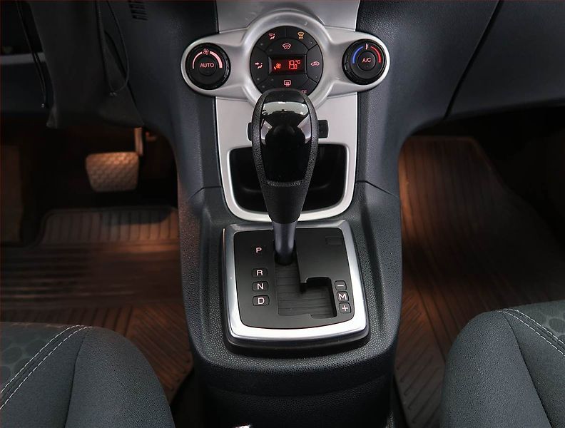 Ford Fiesta (2011) 1.4, Automat, Serv.kniha - fotka 13 z 18