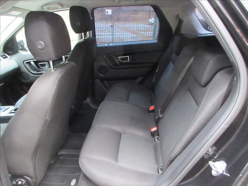 Land Rover Discovery Sport 2,0 TD4 110Kw, AWD, Nové v ČR - fotka 15 z 31