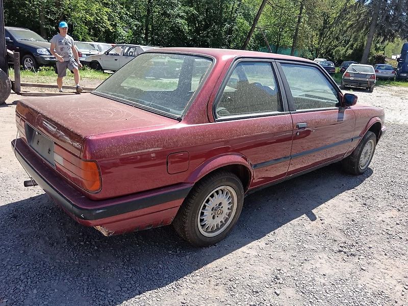 BMW Řada 3 (1990) 316i coupe E30 - fotka 3 z 18