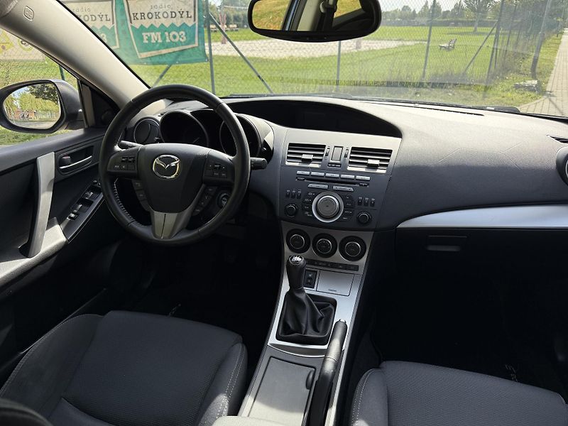 Mazda 3 1.6 Active Plus - fotka 23 z 31
