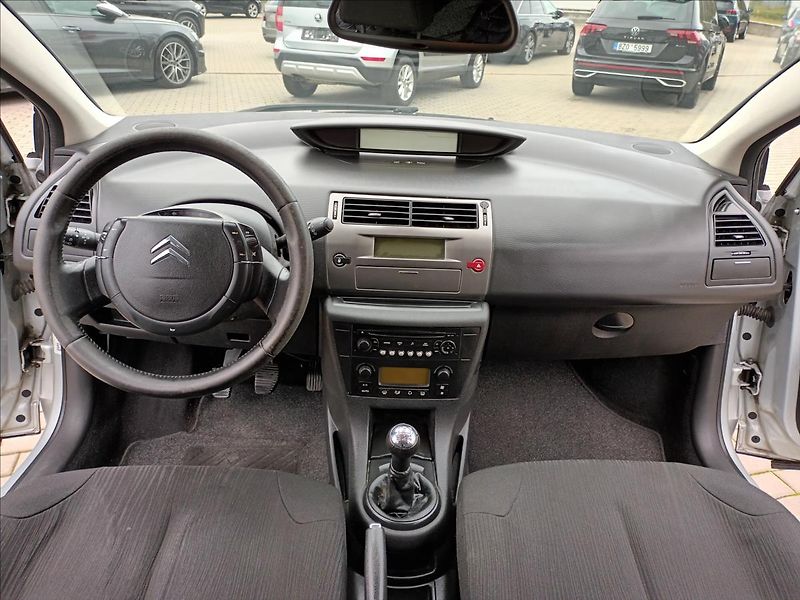 Citroën C4 1,4 i,65kw,ČR,1MAJ,KLIMA, - fotka 11 z 29