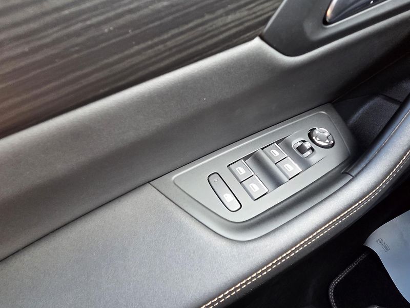 Peugeot 508 (2024) SW PHEV 1.6PT 225 GT EAT8 - fotka 26 z 38