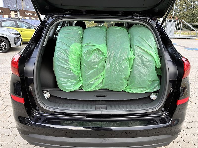 Hyundai Tucson 1.6GDi 97kW KLIMA ,1 MAJITEL - fotka 23 z 24