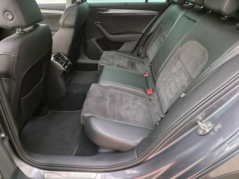 Škoda Superb 2.0 TDI 4x4 Scout - fotka 8 z 29