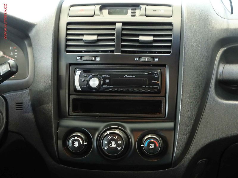 Kia Sportage (2007) 2.0CRDi, ČR, AC, temp - fotka 13 z 18