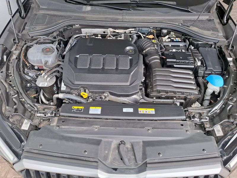 Škoda Superb (2025) COMBI SELECTION TD 110/2.0 A7F - fotka 10 z 40