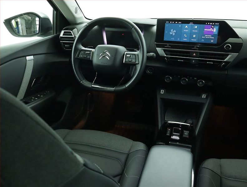 Citroën C4 (2023) 1.2 PureTech, Automat - fotka 7 z 17