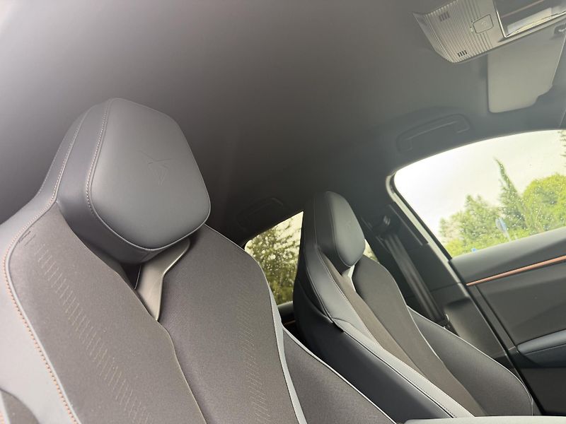 Cupra Terramar (2026) 2.0TSI 150kW 4WD R20 NT ZÁR 5L - fotka 28 z 37