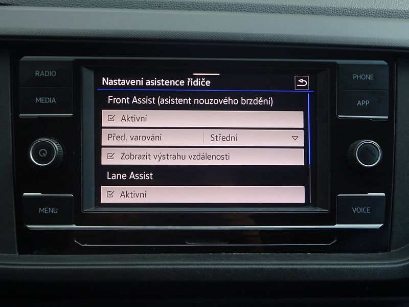 Volkswagen T-Cross (2021) 1,0TSi /70kW Bassis - fotka 17 z 26