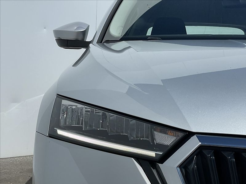 Škoda Octavia 2,0 TDI DSG 4x4 Ambi Plus TZ - fotka 21 z 23