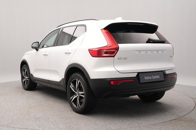 Volvo XC40 B3 DARK PLUS CZ REZERVACE - fotka 9 z 48