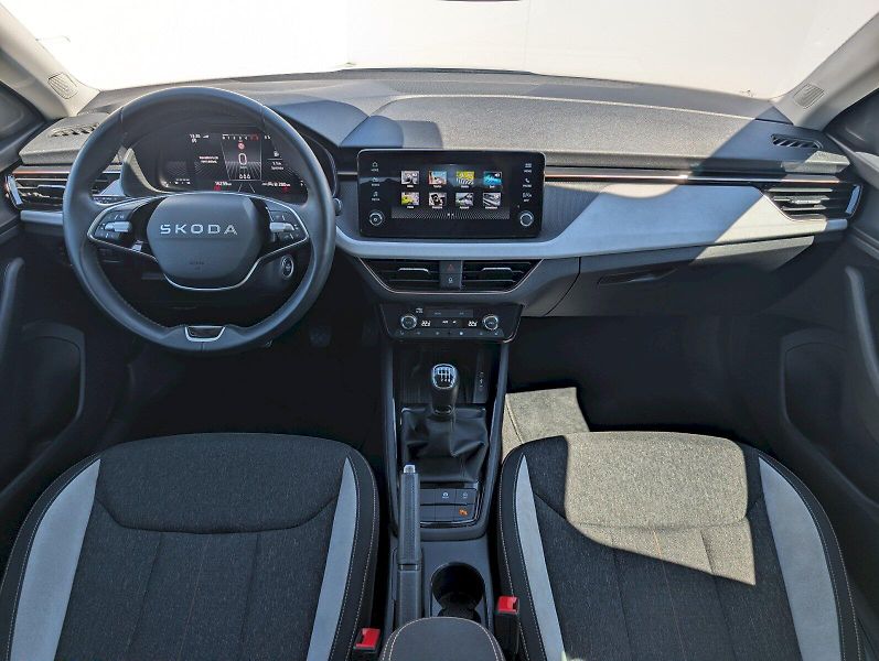 Škoda Scala (2025) 1,0 TSI / 85 kW Top Selection - fotka 5 z 30