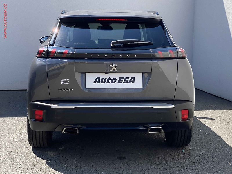Peugeot 2008 (2022) 1.2 PT, Road Trip, AT, kamera - fotka 5 z 19