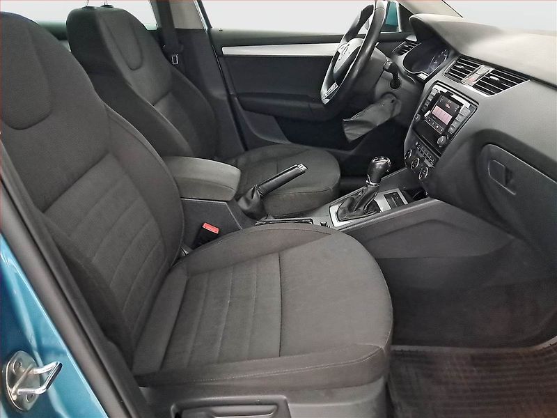 Škoda Octavia (2015) Elegance 2.0 TDI, 4X4 - fotka 9 z 19