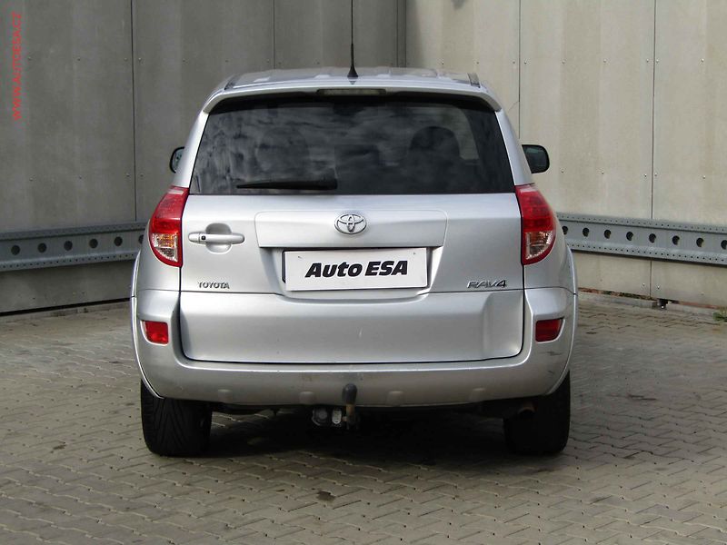Toyota RAV4 (2007) 2.2. D-CAT 4x4, AC, kůže - fotka 5 z 23