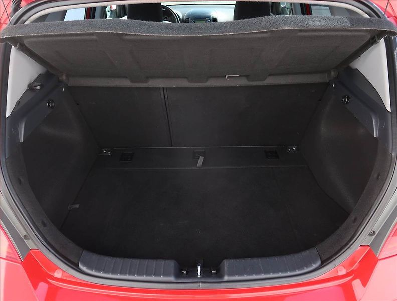 Hyundai i30 (2009) 1.4 CVVT, Serv.kniha - fotka 13 z 17