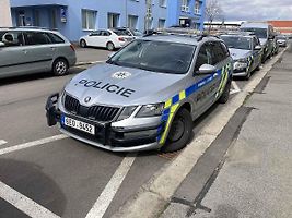 Policejní hlídky na silnicích někdy vyrážejí také k oznámením, která mají překvapivě prosté vysvětlení.