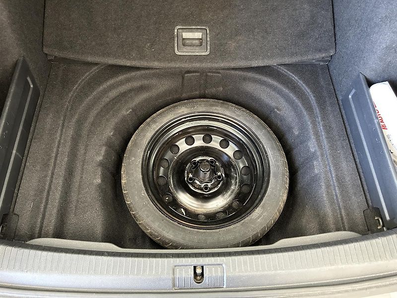 Volkswagen Golf 1.6 TDI Highline - fotka 21 z 21