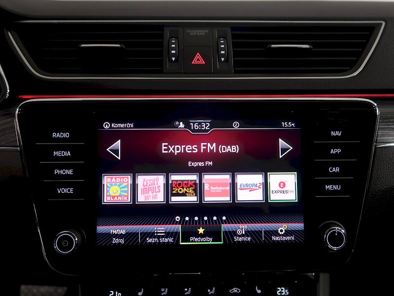 Škoda Superb (2021) STYLE 2.0TDI 147KW 4x4 DSG LED - fotka 21 z 36