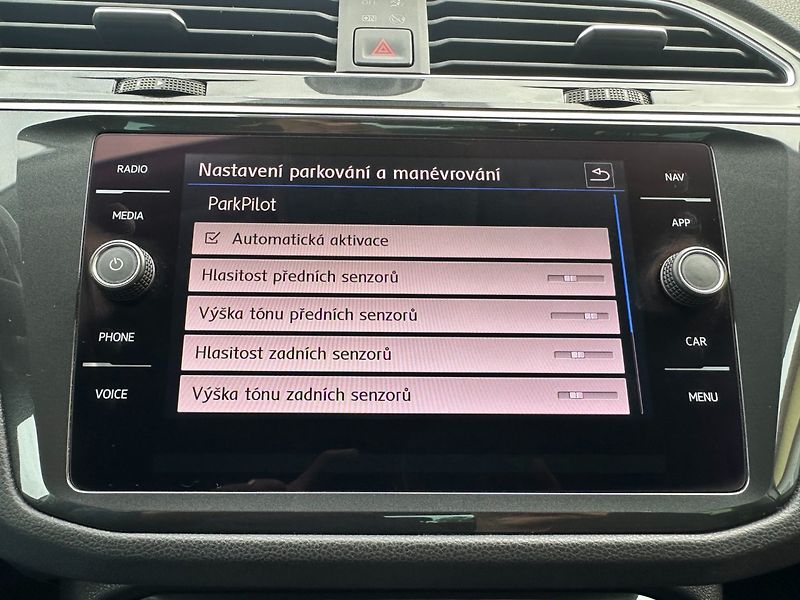 Volkswagen Tiguan 2.0 TDI 110kW/4x4/DSG/Navi - fotka 34 z 47