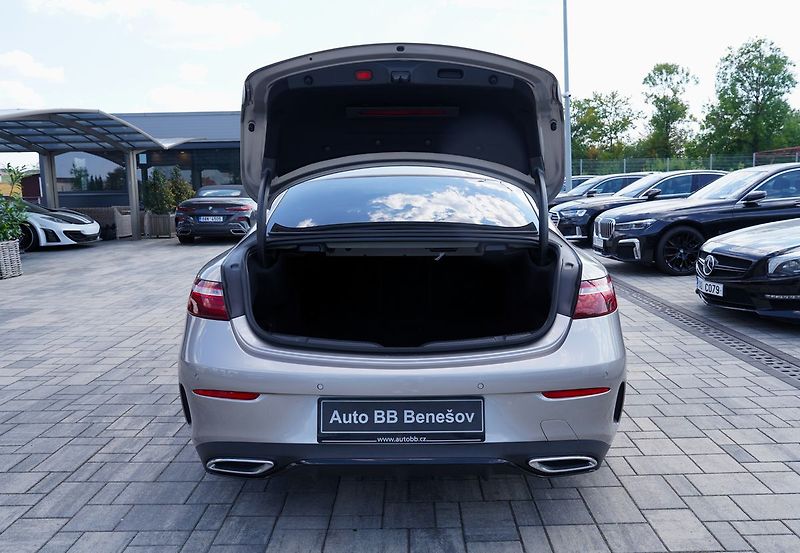 Mercedes-Benz Třídy E E 220d AMG Avantgarde/195 PS - fotka 11 z 41