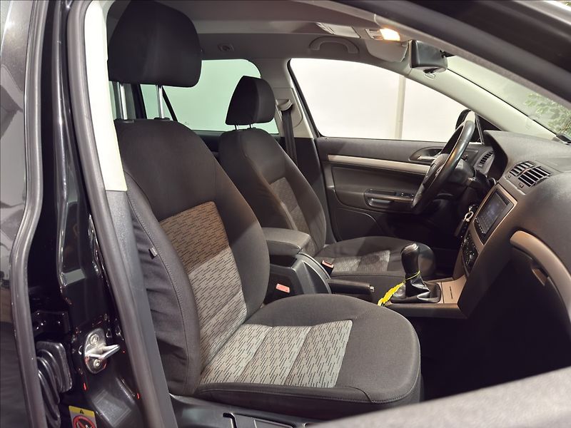 Škoda Octavia 1,4   TSI 90KW CARPLAY XENON - fotka 24 z 33