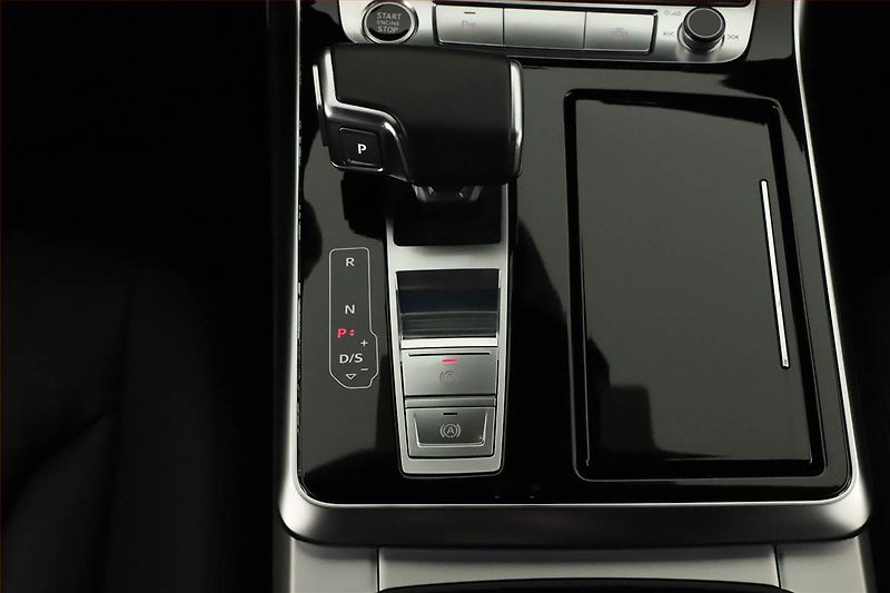 Audi Q8 (2023) 55 TFSI - fotka 12 z 20