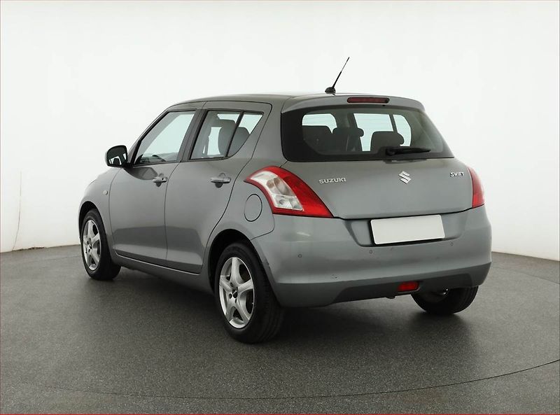 Suzuki Swift (2014) 1.2, Automat, ČR,1.maj - fotka 4 z 13