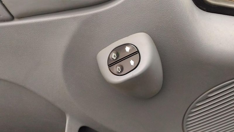Ford Transit (2013) 2,2TDCI,92KW,4X4,7MÍST,TAŽNÝ - fotka 23 z 25