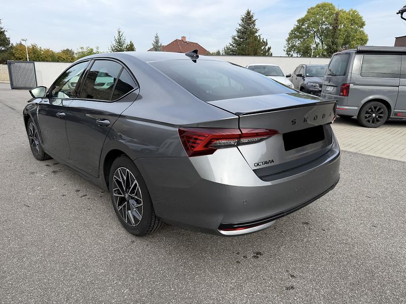 Škoda Octavia 1.5 TSI mHEV 110 kW SPORTLINE - fotka 6 z 22