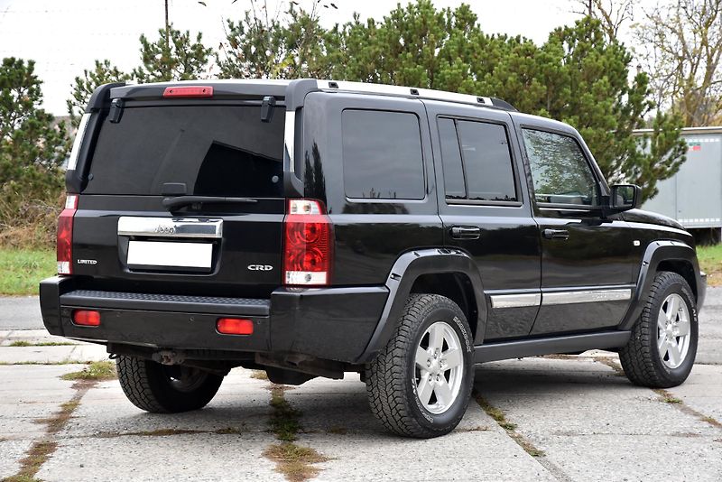 Jeep Commander 3.0 CRD V6 AT 4WD LIMITED,7SED - fotka 3 z 50