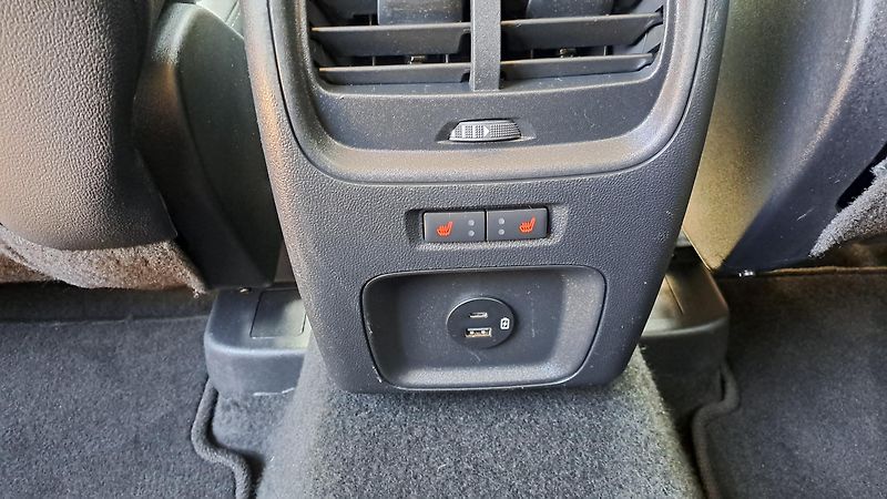 Ford Kuga 2.0 EcoBlue AWD Titanium X - fotka 15 z 33
