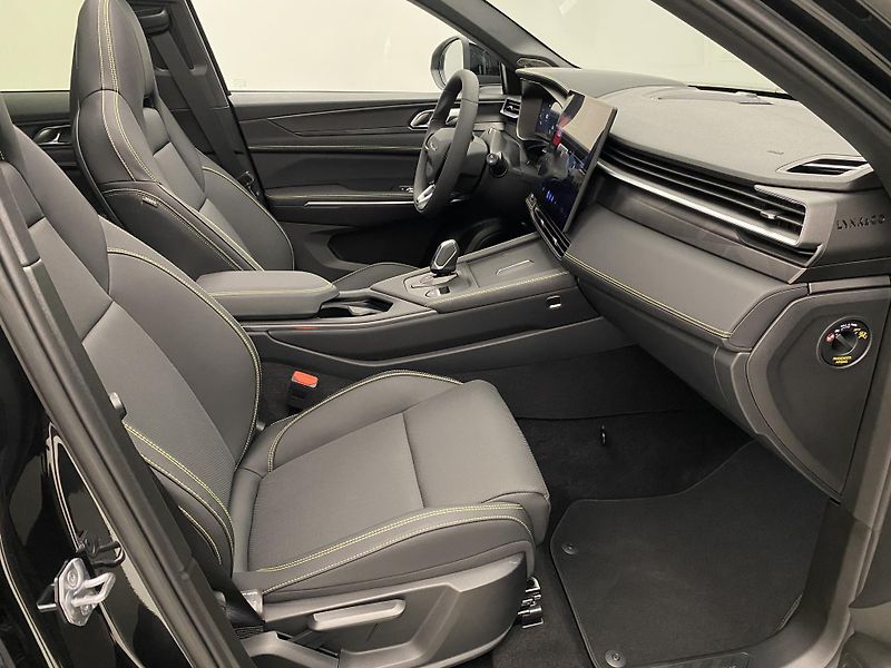 Lynk & Co 01 (2026) MORE PHEV AUT CZ 1.maj - fotka 21 z 52