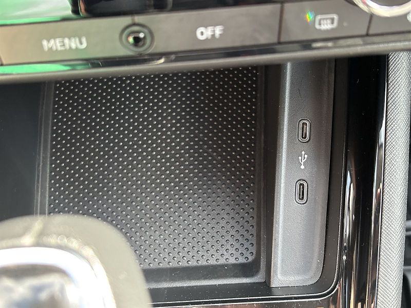 Škoda Kamiq (2023) 1.5 TSI DSG Style - fotka 21 z 29