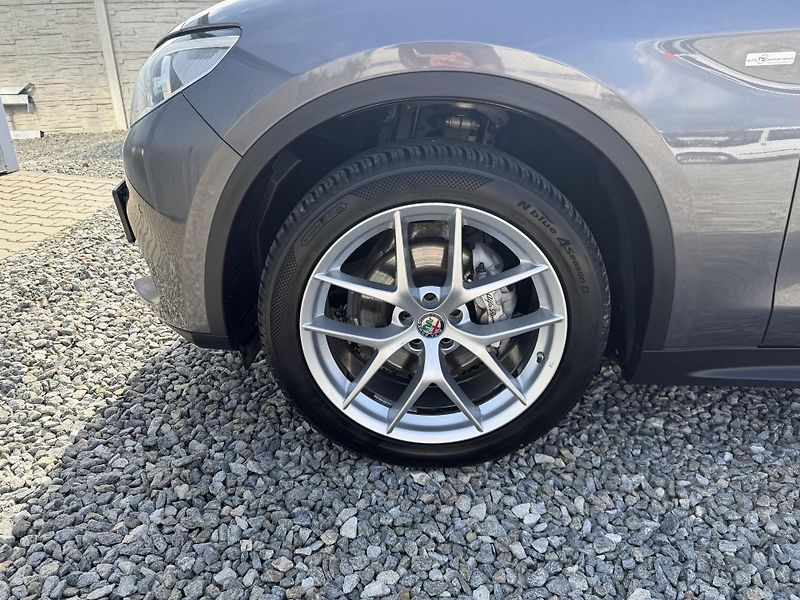 Alfa Romeo Stelvio 2.2JTDM Q4 4x4 210PS VELOCE 1A - fotka 20 z 167