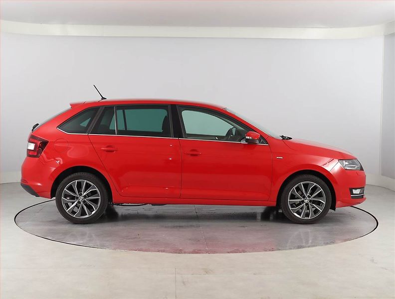 Škoda Rapid (2017) Spaceback 1.0 TSI, Navi - fotka 6 z 20