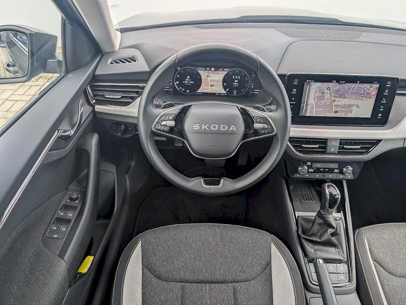 Škoda Kamiq (2025) 1,0 TSI / 85 kW DSG Top Select - fotka 6 z 30