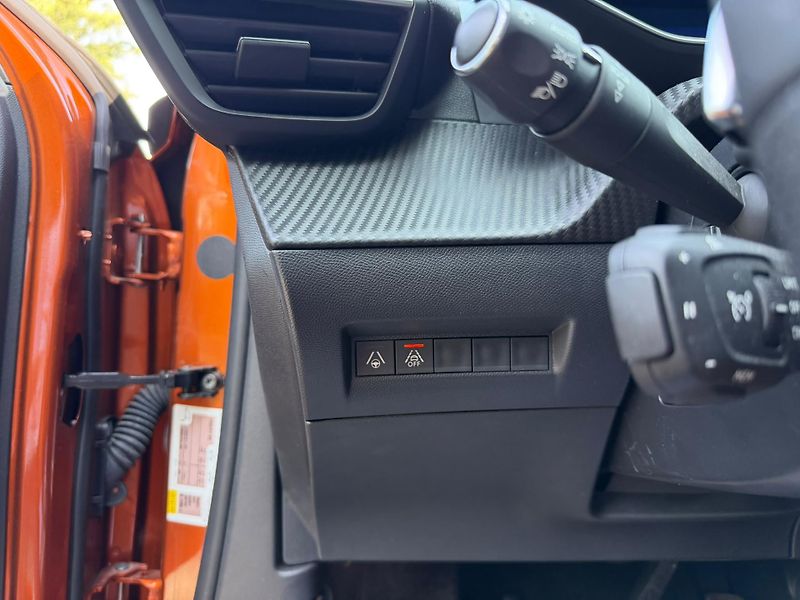 Peugeot 2008 (2020) GT LINE,130 koní, Automat 8st. - fotka 22 z 23