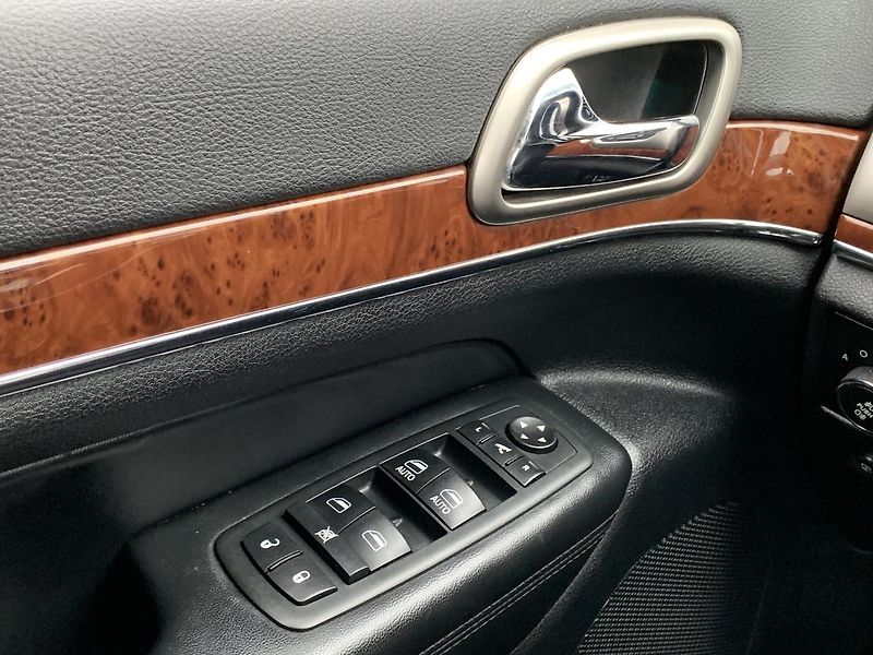 Jeep Grand Cherokee 3.0 CRD LIMITED AUTOMAT KŮŽE - fotka 12 z 52