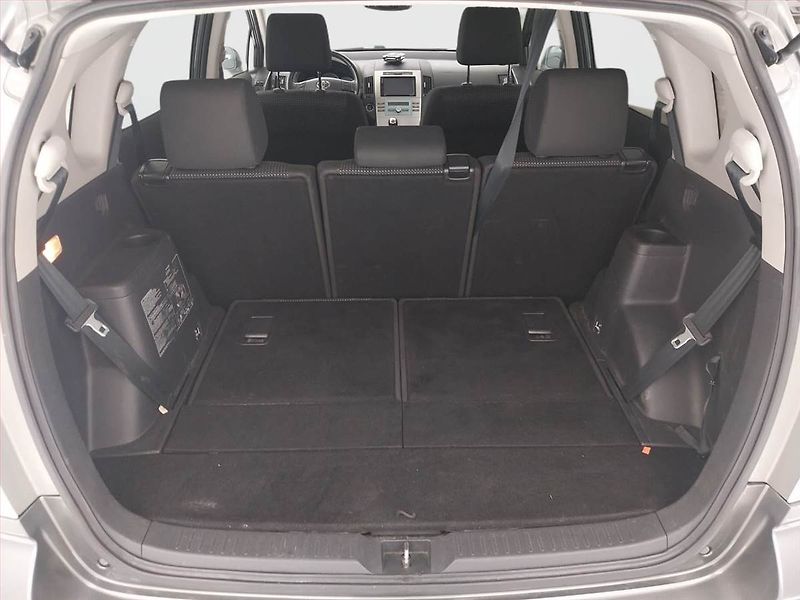 Toyota Corolla Verso (2007) 2.2 D-4D, 7 míst, nová STK - fotka 14 z 19
