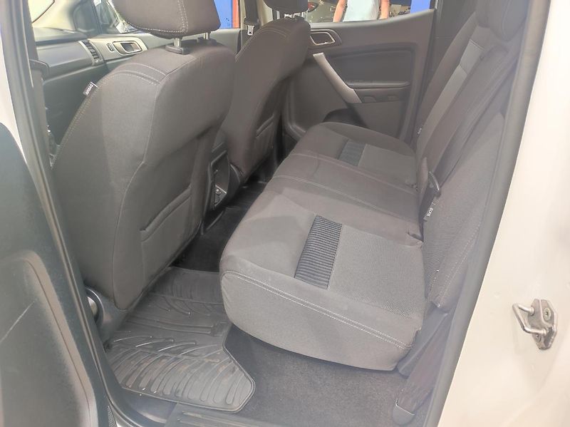 Ford Ranger (2021) 2.0, 125 kW 6st.man 4x4 XLT - fotka 12 z 27