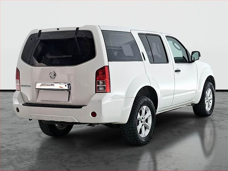 Nissan Pathfinder (2010) 2.5 dCi, 4X4, 7 míst - fotka 5 z 17